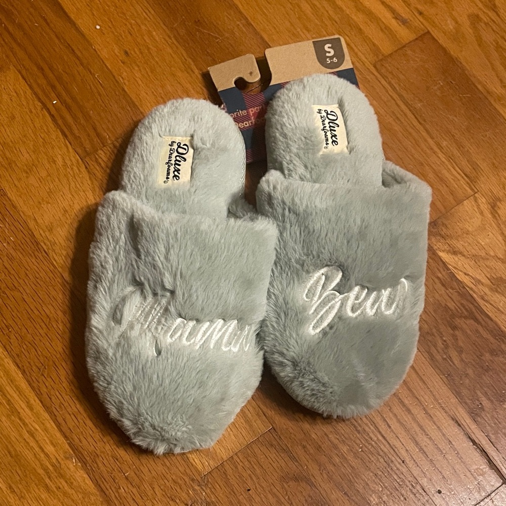 Dearfoams Deluxe Soft Gray Slippers